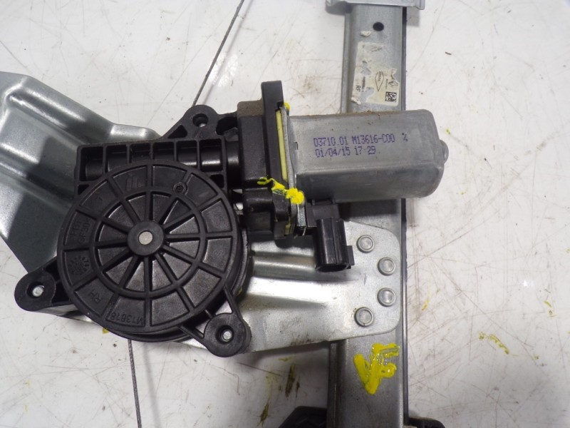 Recambio de elevalunas delantero derecho para dacia sandero 1.2 16v cat referencia OEM IAM 807209299R M13616C00 