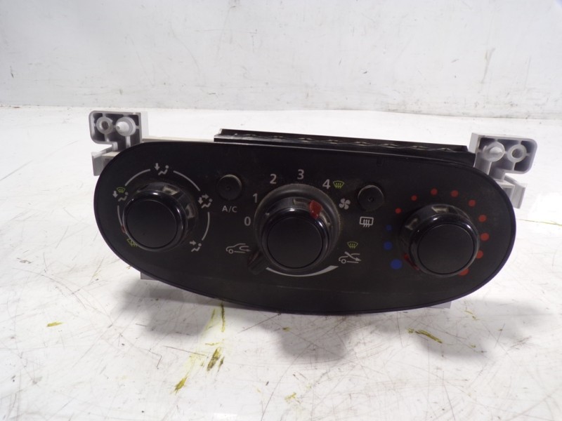 Recambio de mando calefaccion / aire acondicionado para dacia sandero 1.2 16v cat referencia OEM IAM 275106734R T83703A 