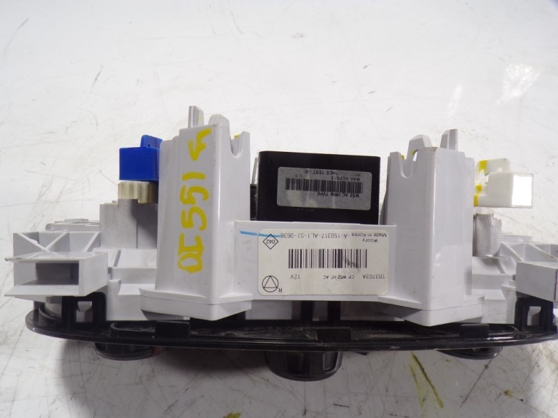 Recambio de mando calefaccion / aire acondicionado para dacia sandero 1.2 16v cat referencia OEM IAM 275106734R T83703A 