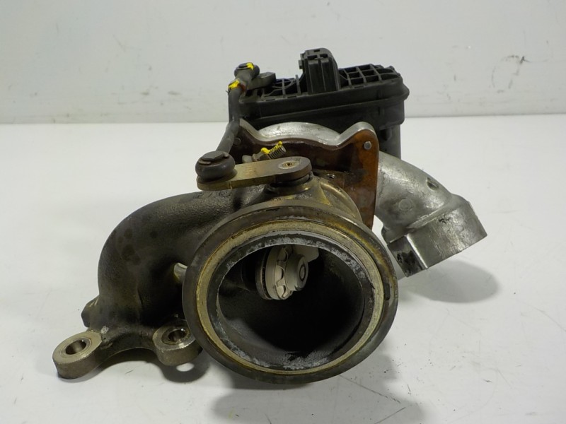 Recambio de turbocompresor para volkswagen golf vii lim. (bq1) 1.0 tsi referencia OEM IAM 04C145703 04C145702R 