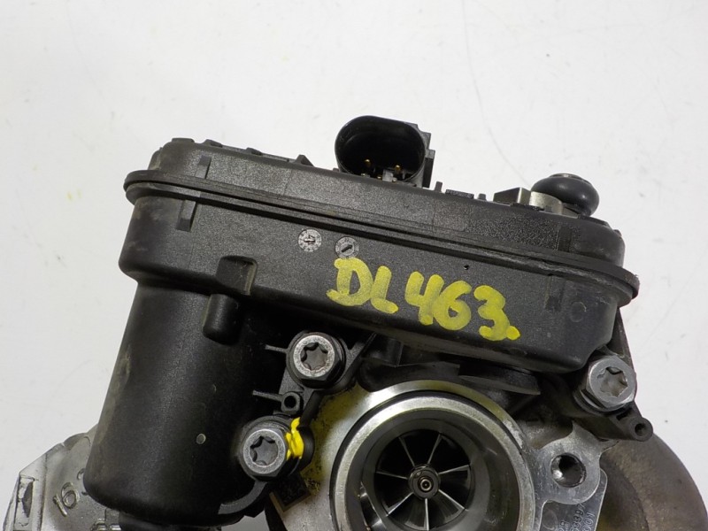 Recambio de turbocompresor para volkswagen golf vii lim. (bq1) 1.0 tsi referencia OEM IAM 04C145703 04C145702R 
