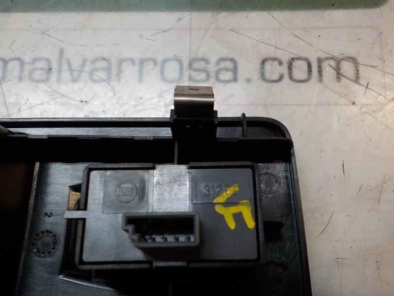 Recambio de mando elevalunas delantero derecho para fiat linea (110) 1.4 cat referencia OEM IAM 735442326  