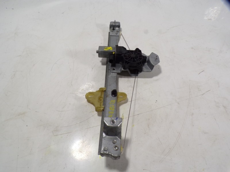 Recambio de elevalunas delantero izquierdo para renault clio iv 1.2 16v referencia OEM IAM 807213867R 128001472B 