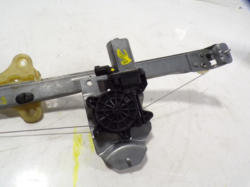 Recambio de elevalunas delantero izquierdo para renault clio iv 1.2 16v referencia OEM IAM 807213867R 128001472B 