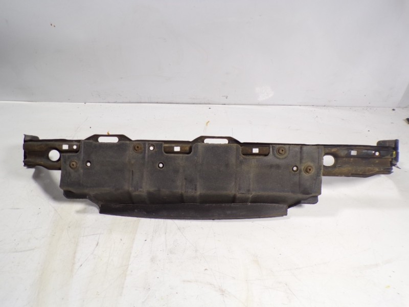 Recambio de travesaño inferior para ford fiesta berlina (dx) 1.3 cat referencia OEM IAM   
