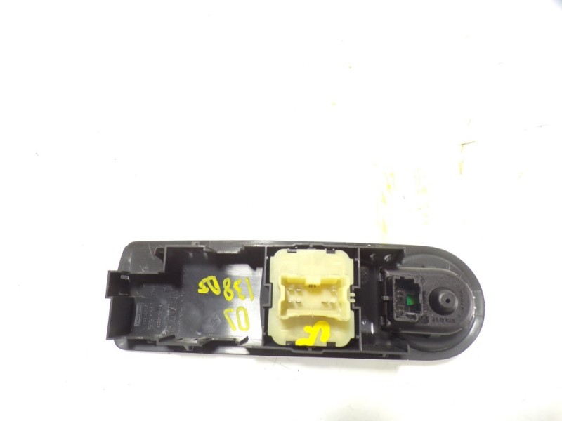 Recambio de mando elevalunas delantero izquierdo para renault clio iv 1.2 16v referencia OEM IAM 254118044R 254118044R 