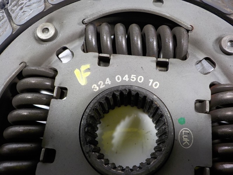 Recambio de kit embrague para audi a4 ber. (b8) 2.0 16v tdi referencia OEM IAM 0B1141015D 124043710 