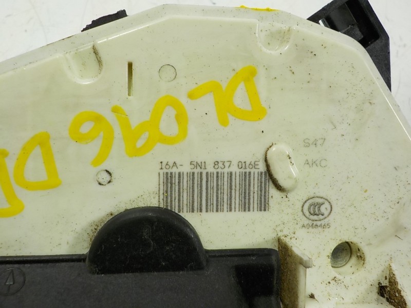 Recambio de cerradura puerta delantera derecha para volkswagen tiguan (5n2) 2.0 tdi referencia OEM IAM 5N1837016E 16A5N1837016E 