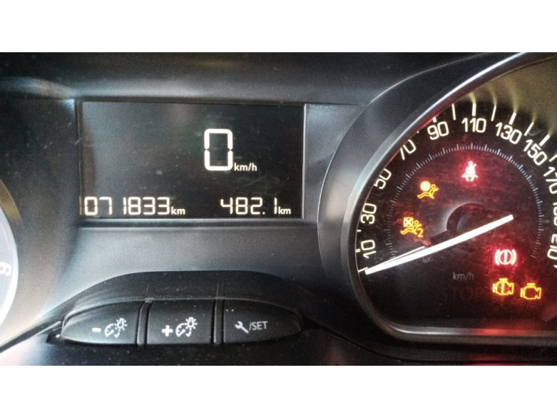 Recambio de cuadro instrumentos para peugeot 208 1.6 blue-hdi fap referencia OEM IAM 9825986680 9825986680 