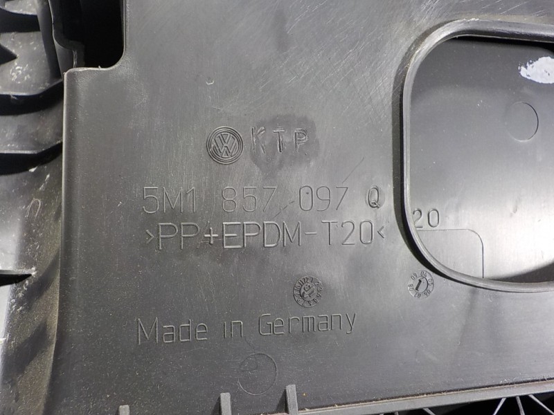 Recambio de guantera para volkswagen tiguan (5n2) 2.0 tdi referencia OEM IAM 5M1857101H82V 5M1857097Q 