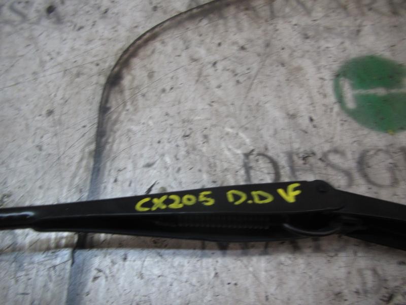 Recambio de brazo limpia delantero derecho para ford fiesta (cb1) titanium referencia OEM IAM 1826839  