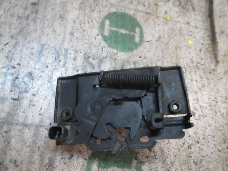 Recambio de cerradura capot para ford fiesta (cb1) titanium referencia OEM IAM 1831520  