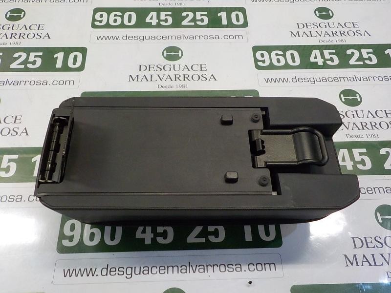 Recambio de apoyabrazos central para jeep compass (2008-2011) 2.2 crdi referencia OEM IAM 1NJ631DVAA  