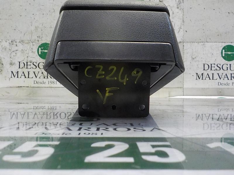 Recambio de apoyabrazos central para jeep compass (2008-2011) 2.2 crdi referencia OEM IAM 1NJ631DVAA  