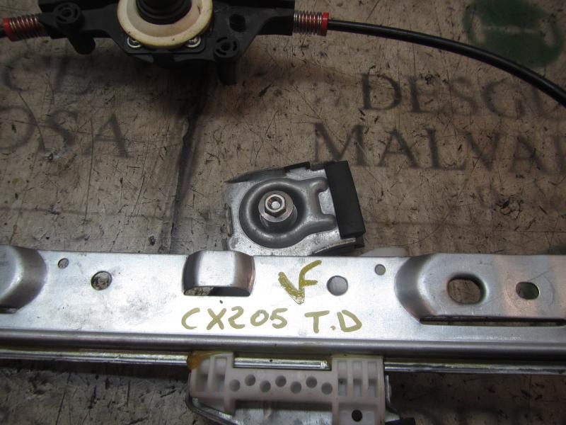 Recambio de elevalunas trasero derecho para ford fiesta (cb1) titanium referencia OEM IAM 2041210  