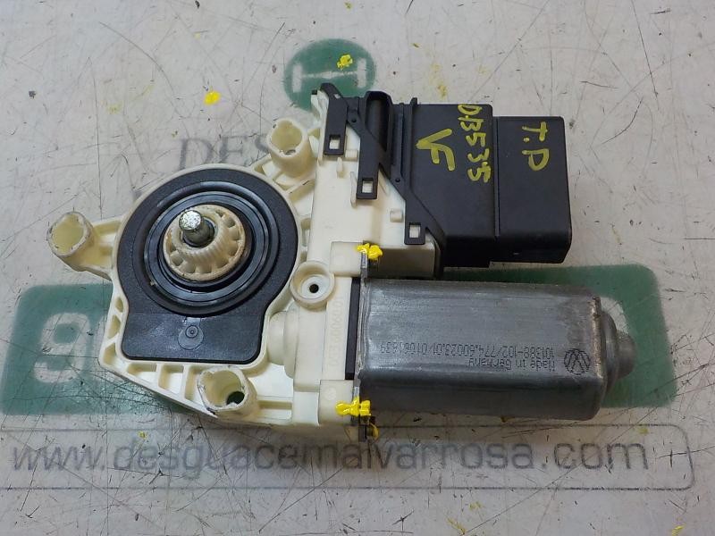 Recambio de motor elevalunas trasero derecho para volkswagen golf iv berlina (1j1) referencia OEM IAM   