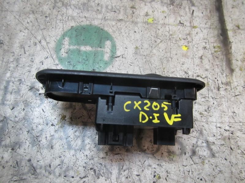 Recambio de mando elevalunas delantero izquierdo para ford fiesta (cb1) titanium referencia OEM IAM 1547736  