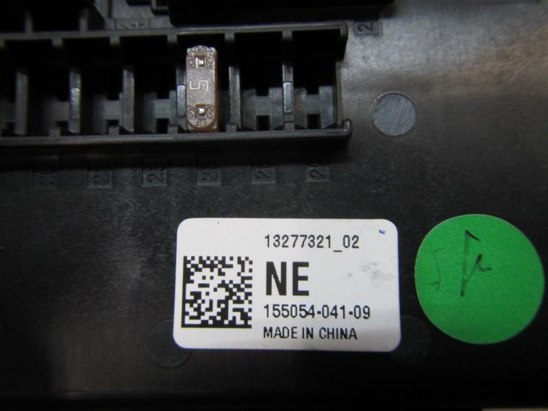 Recambio de caja reles / fusibles para opel insignia berlina edition referencia OEM IAM 13277321 13277321 