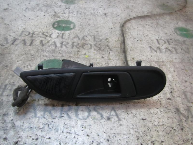 Recambio de maneta interior delantera derecha para ford fiesta (cb1) titanium referencia OEM IAM 1686129  