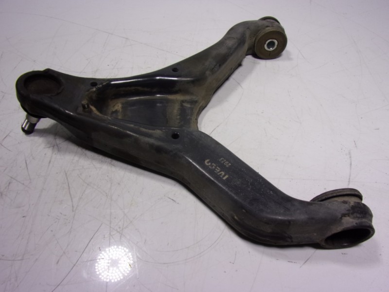 Recambio de brazo suspension inferior delantero derecho para iveco 35s13 furgon caja cerrada referencia OEM IAM   