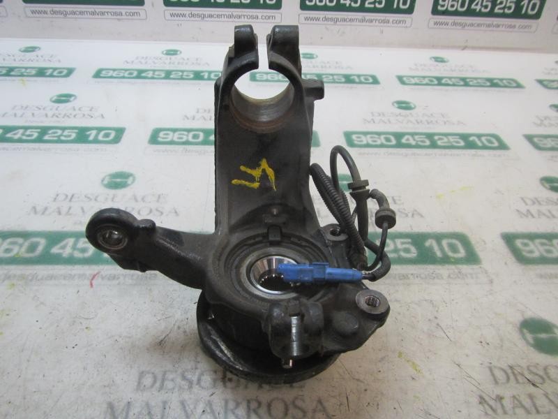 Recambio de mangueta delantera izquierda para peugeot 208 style referencia OEM IAM   