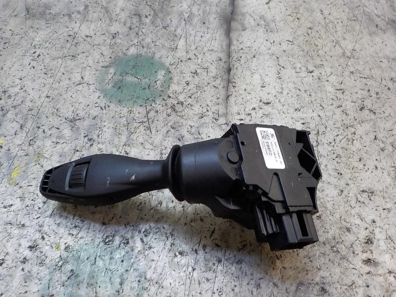 Recambio de mando limpia para ford fiesta (ccn) trend referencia OEM IAM 1537625 8A6T17A553AC 