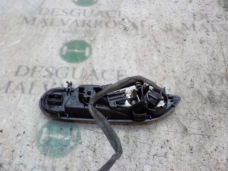 Recambio de maneta interior delantera derecha para ford fiesta (ccn) trend referencia OEM IAM 2146021  