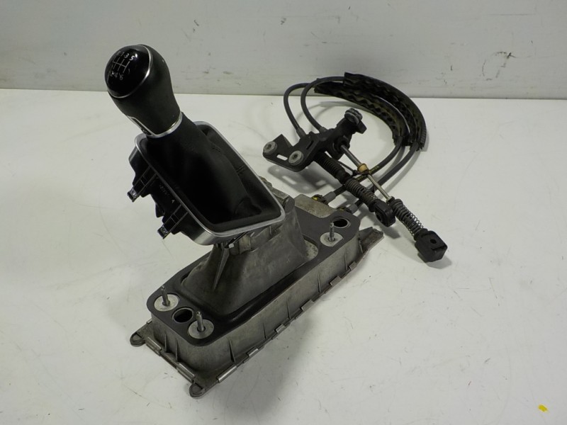 Recambio de palanca cambio para volkswagen tiguan (5n2) 2.0 tdi referencia OEM IAM 5N0711050A 5N0711049T 