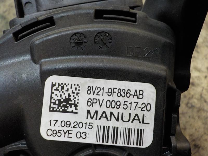 Recambio de potenciometro pedal para ford fiesta (ccn) trend referencia OEM IAM 2120072 8V219F836AB 