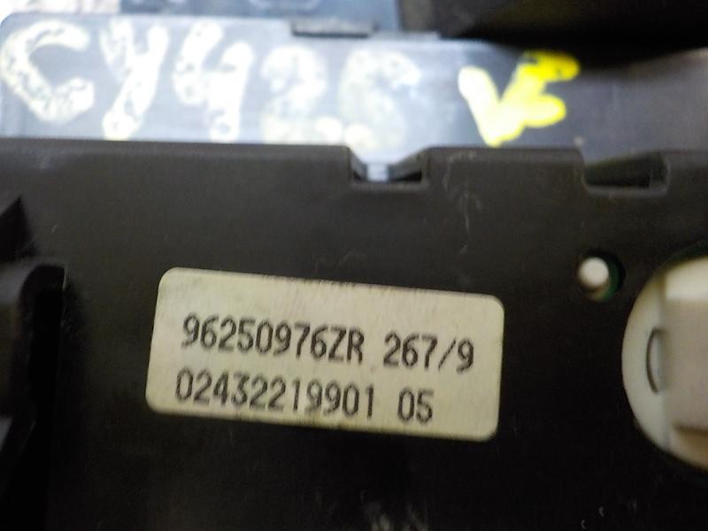 Recambio de pantalla multifuncion para peugeot 206 berlina 1.4 referencia OEM IAM   