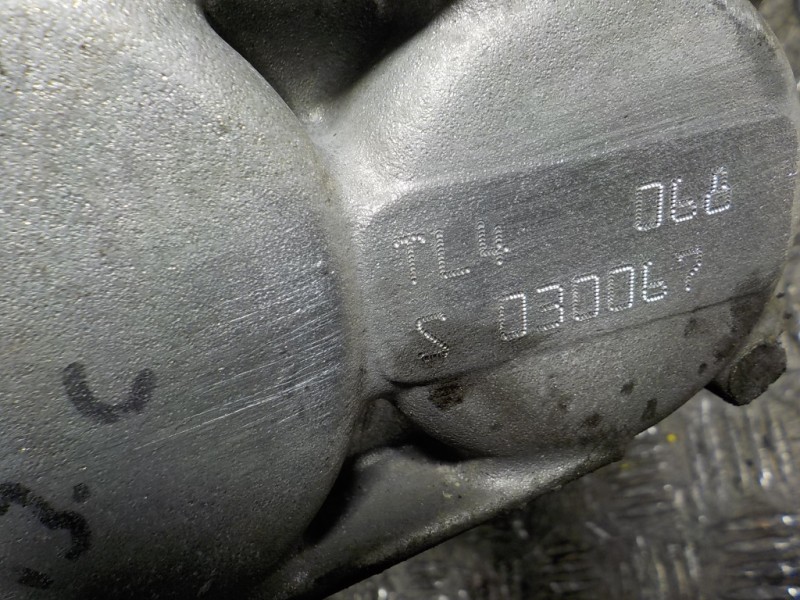 Recambio de caja cambios para renault megane iii berlina 5 p 1.2 16v referencia OEM IAM  320108729R 