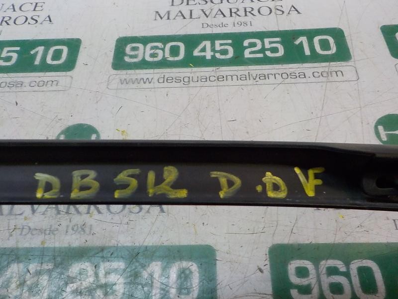 Recambio de brazo limpia delantero derecho para seat leon (1p1) 1.9 tdi referencia OEM IAM 1P0955410A1P9  