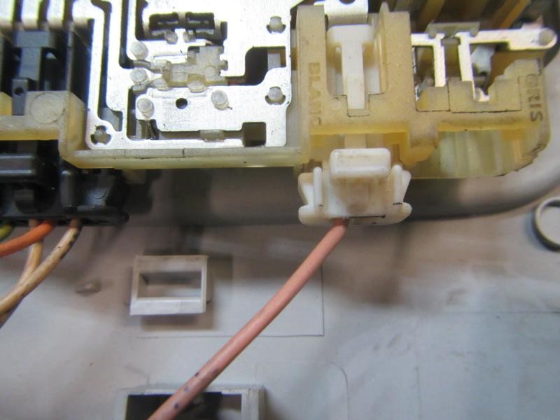 Recambio de piloto interior para peugeot 308 1.6 16v referencia OEM IAM   