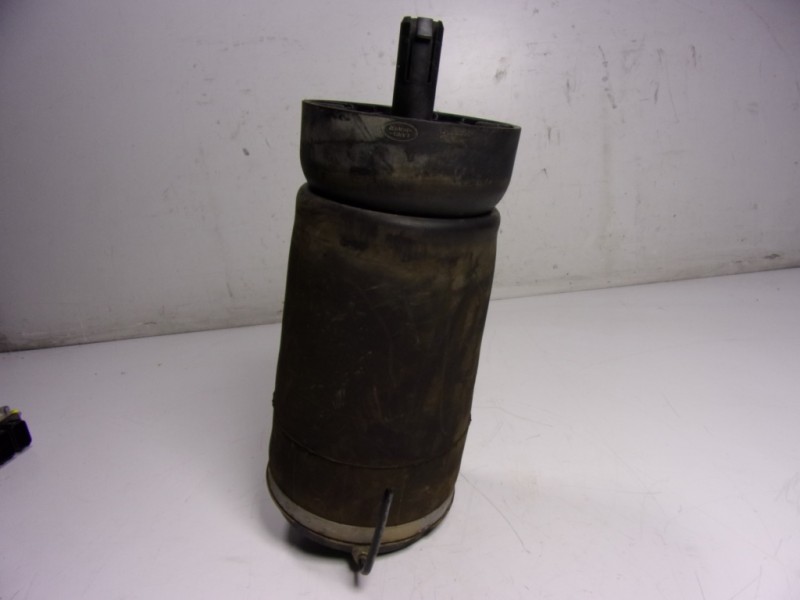 Recambio de muelle amortiguacion para land rover new discovery l462 3.0 d referencia OEM IAM LR081576  