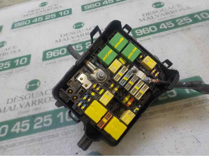Recambio de caja reles / fusibles para peugeot 208 1.2 12v vti referencia OEM IAM  452473103 452473103