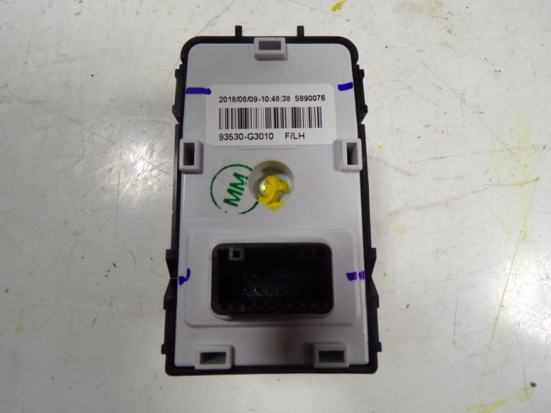 Recambio de mando retrovisor para hyundai i30 fastback 1.4 tgdi cat referencia OEM IAM 93530G3010PMP 93530G3010 