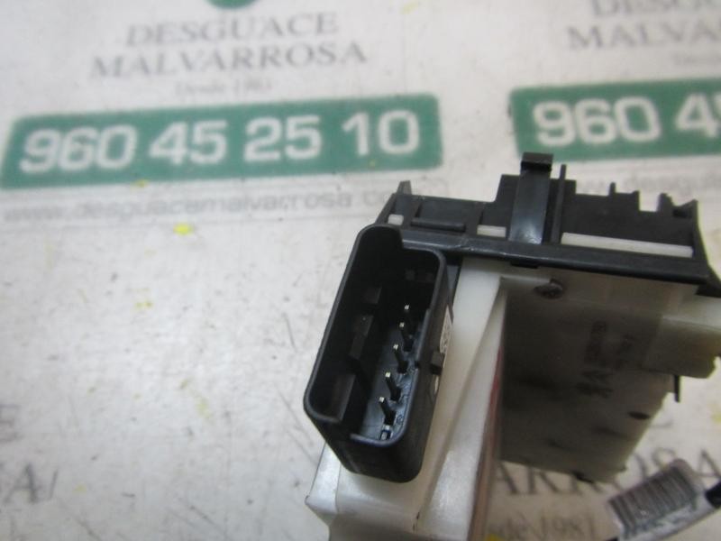 Recambio de cerradura puerta delantera derecha para peugeot 208 style referencia OEM IAM   