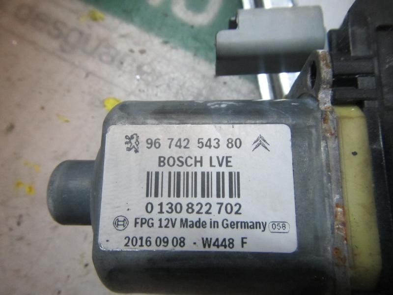 Recambio de elevalunas delantero derecho para peugeot 208 style referencia OEM IAM   