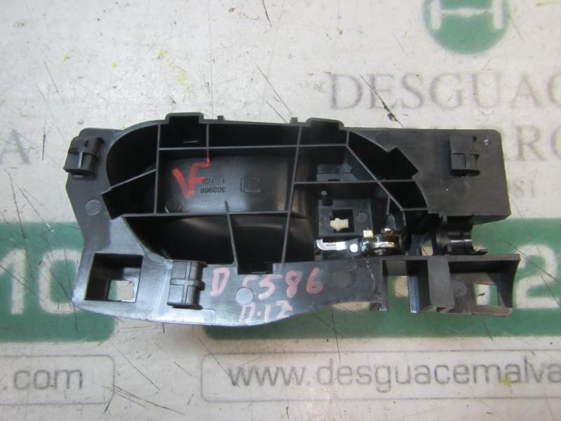 Recambio de maneta interior delantera izquierda para peugeot 208 style referencia OEM IAM   