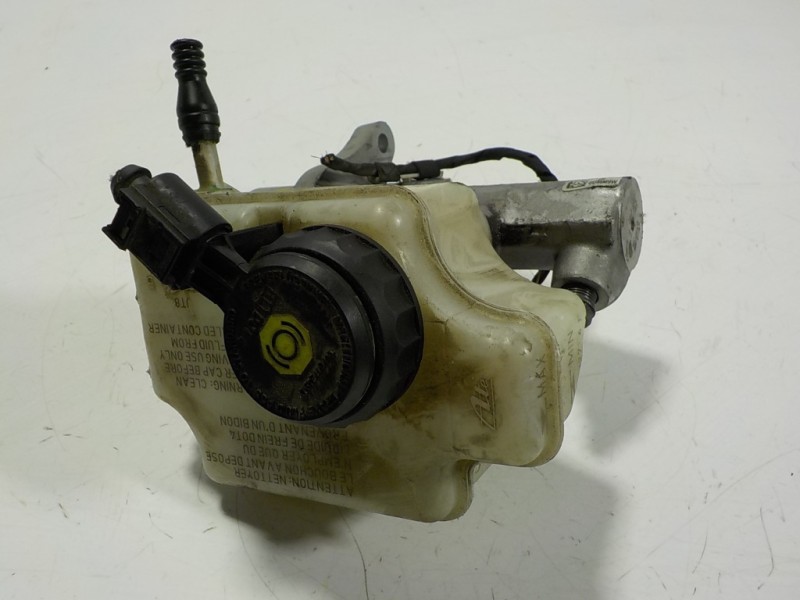 Recambio de bomba freno para volkswagen scirocco (138) 2.0 tdi referencia OEM IAM 1K1614019L 1K1611301D 