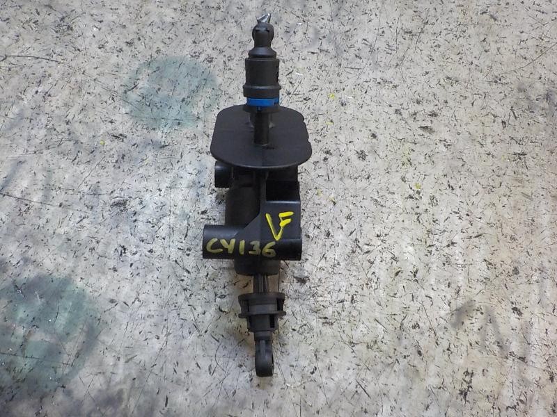 Recambio de bomba embrague para ford fiesta (ccn) trend referencia OEM IAM 1751682  