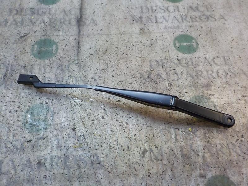 Recambio de brazo limpia delantero izquierdo para ford fiesta (ccn) trend referencia OEM IAM 2026776  