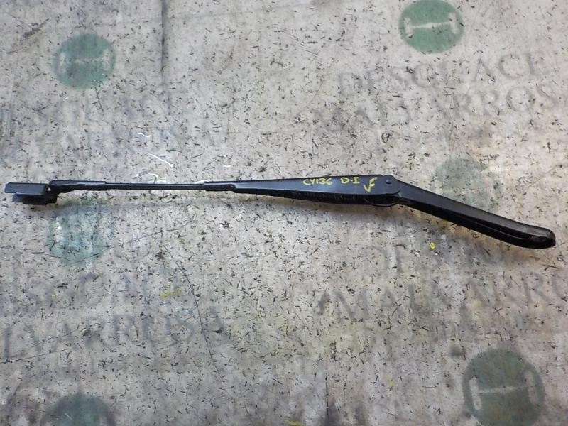 Recambio de brazo limpia delantero izquierdo para ford fiesta (ccn) trend referencia OEM IAM 2026776  