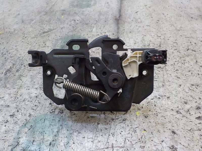 Recambio de cerradura capot para ford fiesta (ccn) trend referencia OEM IAM 1813550  