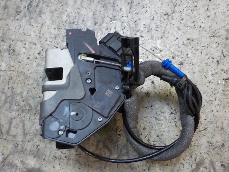 Recambio de cerradura puerta delantera derecha para ford fiesta (ccn) trend referencia OEM IAM 2048282  