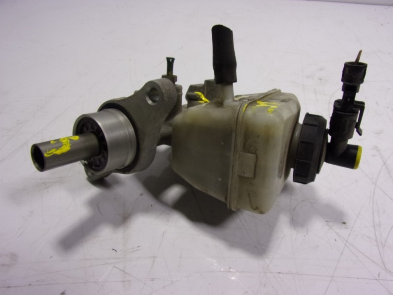 Recambio de bomba freno para dacia duster ambiance 4x2 referencia OEM IAM 03350890461 03350890461 