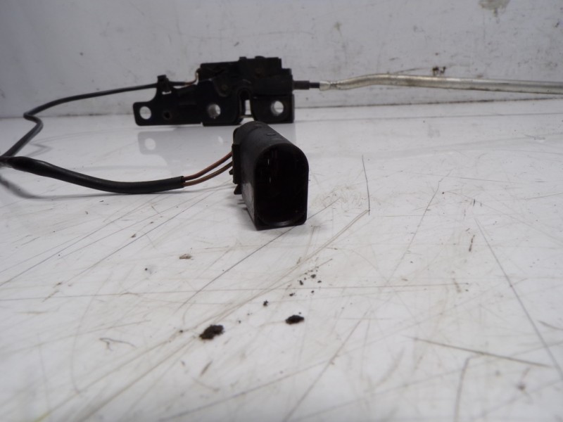 Recambio de cerradura capot para audi tt (8j3/8j9) 2.0 16v tfsi referencia OEM IAM 8J0823509A 8J0823509A 