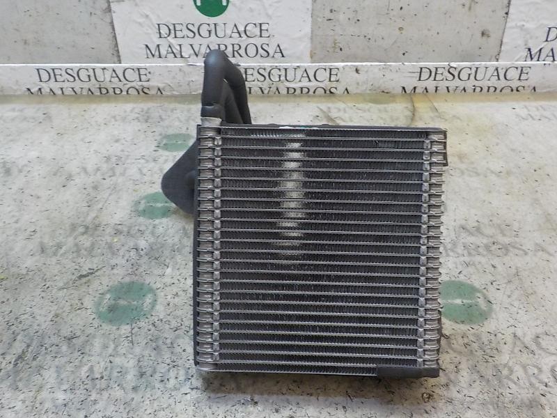 Recambio de evaporador aire acondicionado para ford fiesta (ccn) trend referencia OEM IAM 2109235  