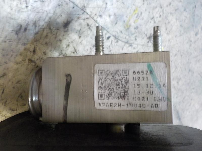 Recambio de evaporador aire acondicionado para ford fiesta (ccn) trend referencia OEM IAM 2109235  