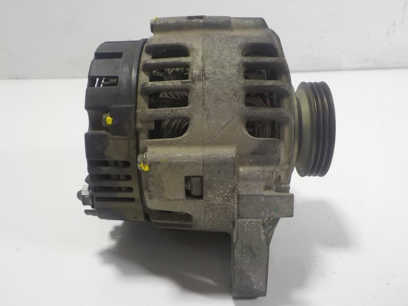 Recambio de alternador para dacia sandero 1.2 16v cat referencia OEM IAM 7700437090 8200660044 SG9B107